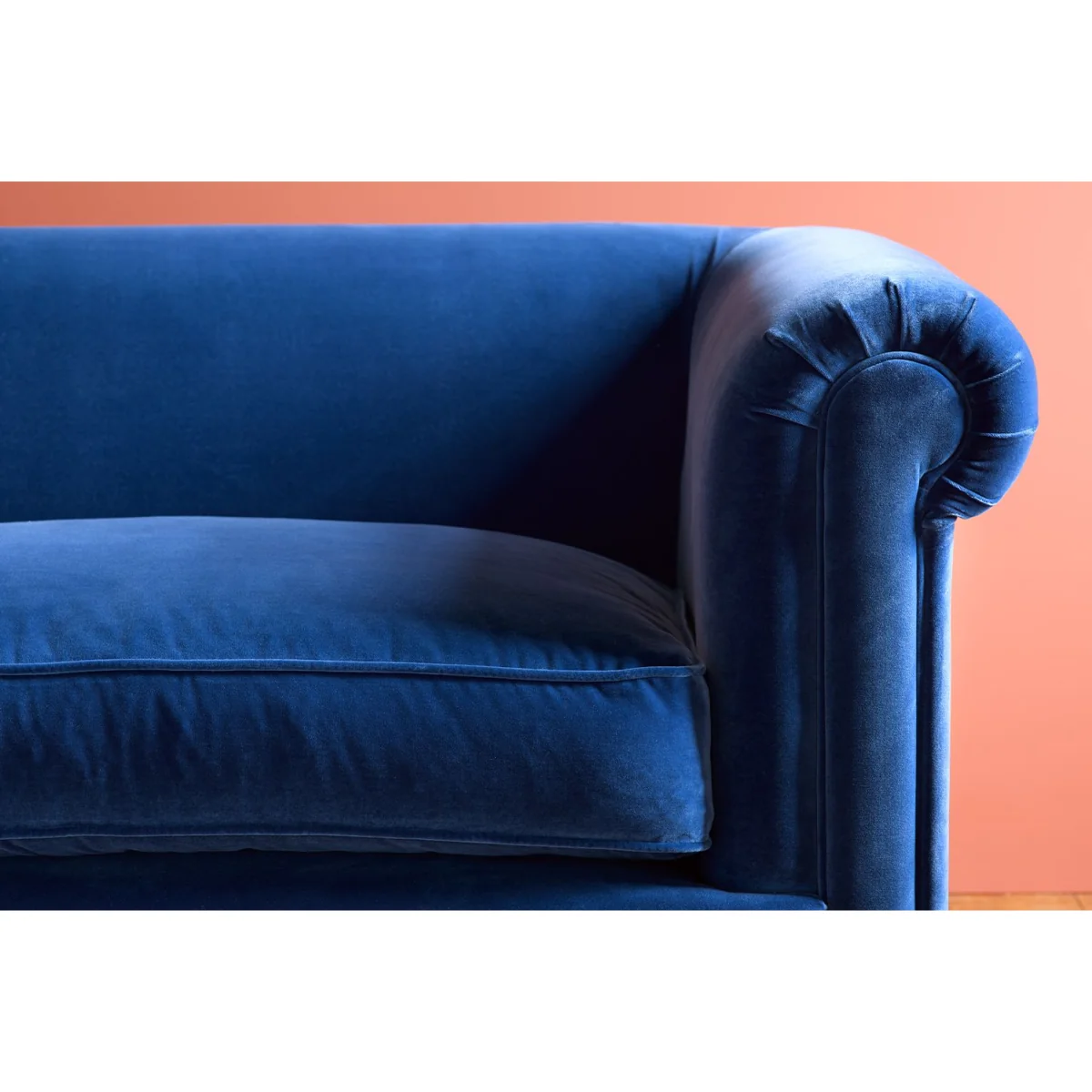 Patrick Unbuttoned 2.5 Seat Sofa in Sea Spray Aquaclean Clever Chenille – image 4