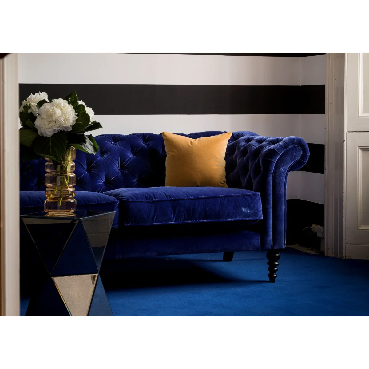 Oscar 2.5 Seat Sofa in Jasmine Silky Jacquard Weave – image 3