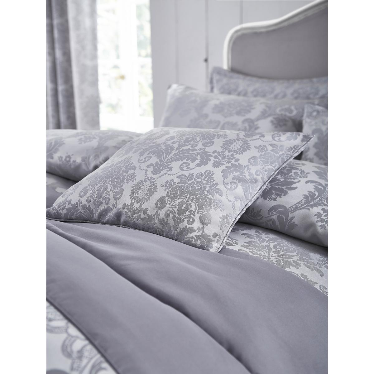 Damask Jacquard Duvet Set – image 2