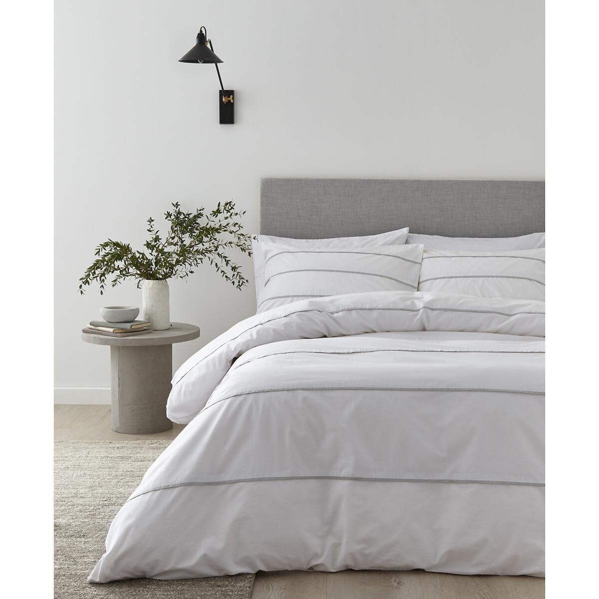 Halstead Pleat 200 Thread Count Cotton Duvet Set – image 1
