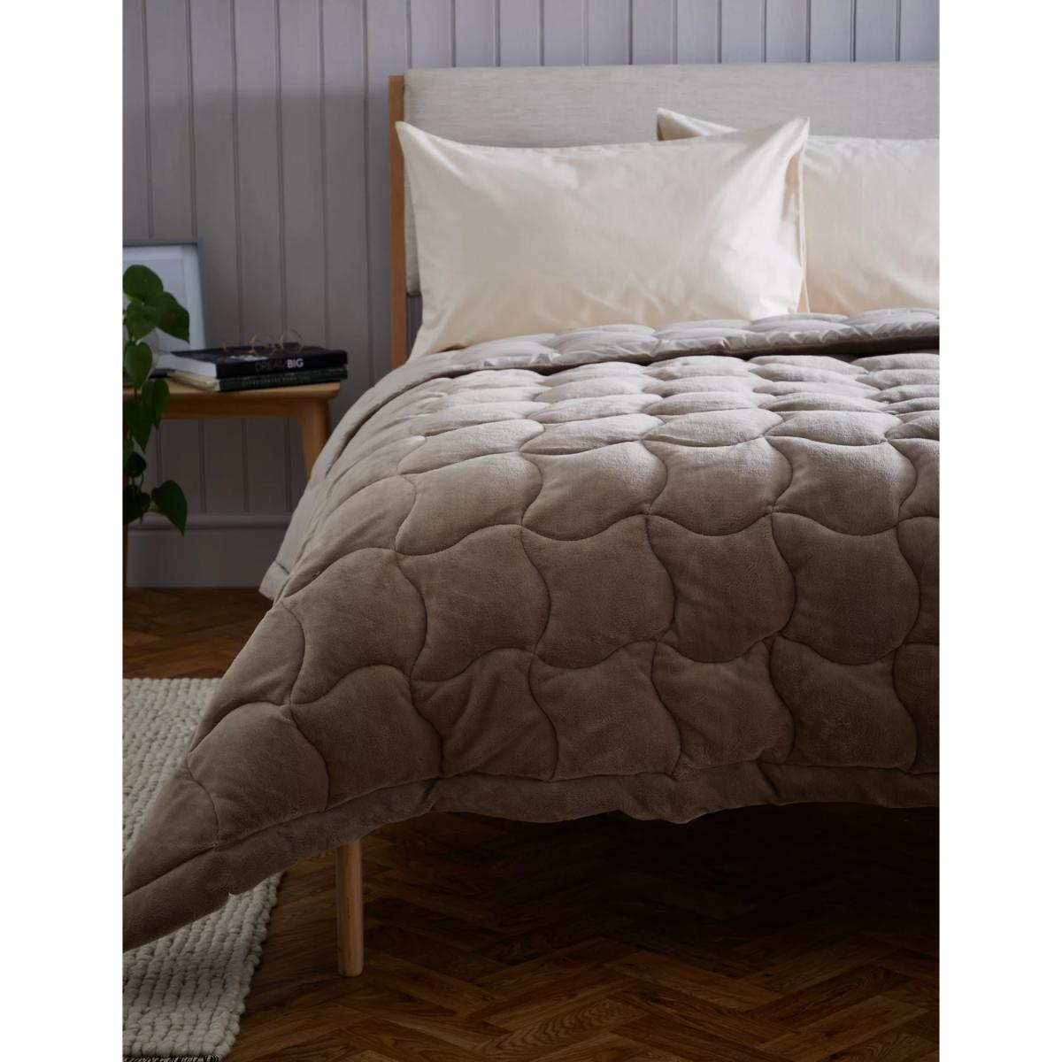 M&S Fleece 10.5 Tog Quilted Coverless Duvet Set - 5FT - Grey, Grey – image 2