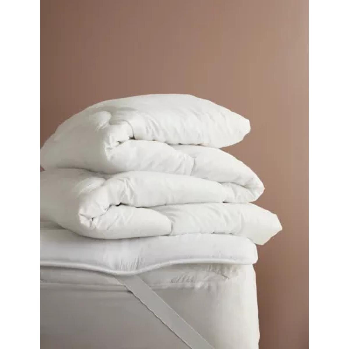 M&S Supremely Washable 10.5 Tog Duvet - 5FT - White, White – image 1