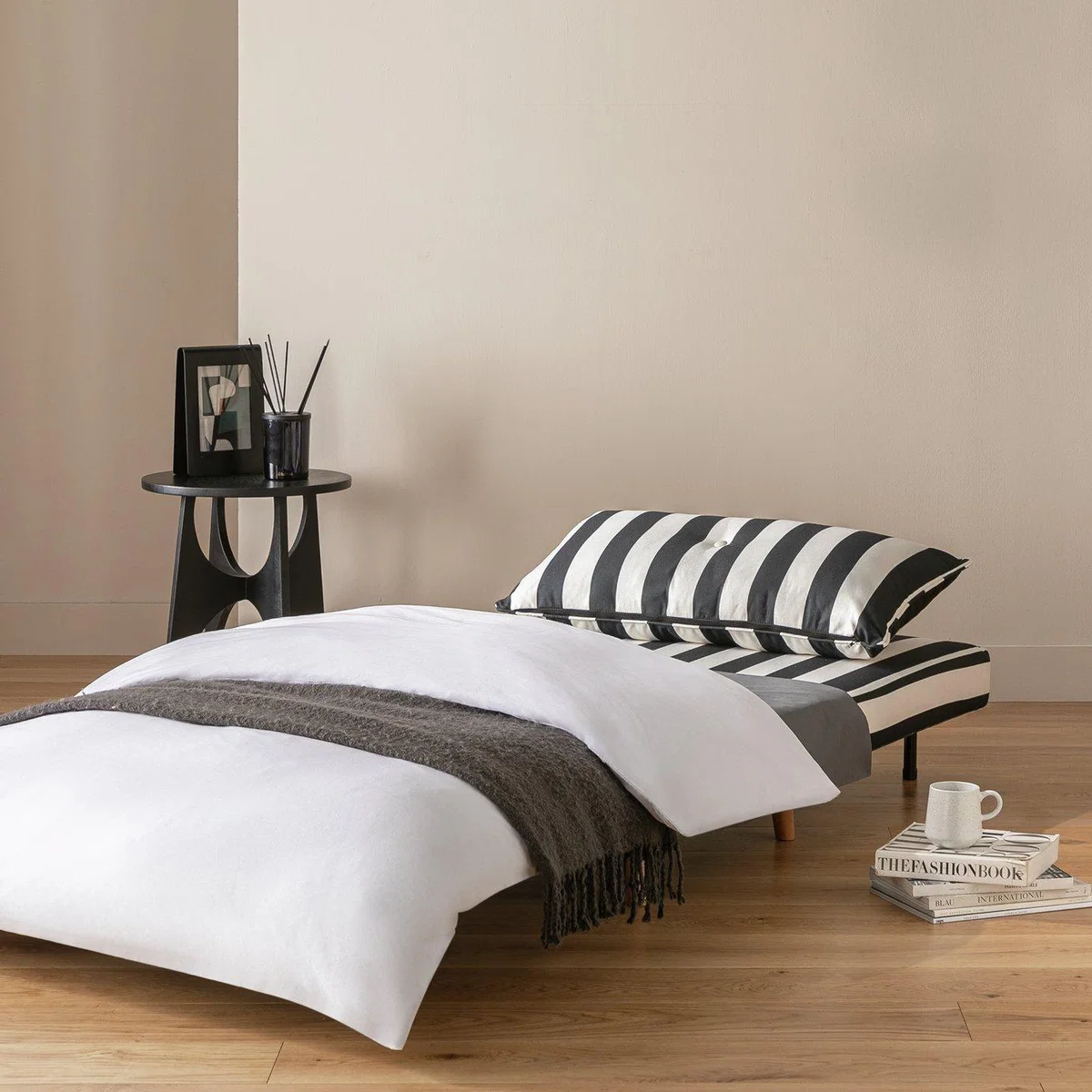 Habitat Roma Single Fabric Chairbed - Black & White – image 7