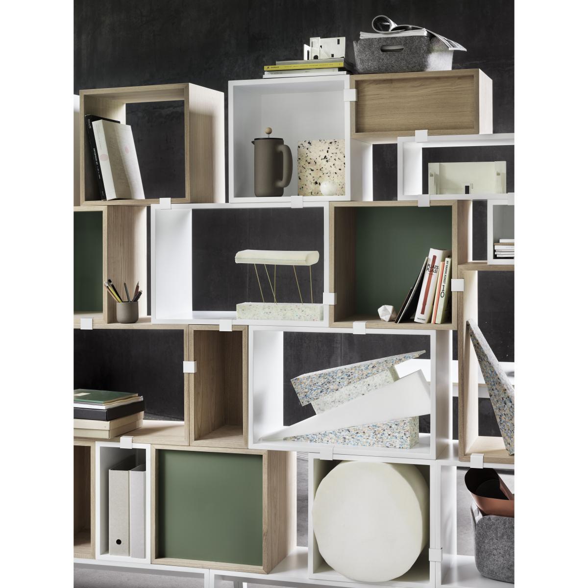 Stacked 2.0 Shelf - / Medium carré 43x43 cm / Avec fond by Muuto White – image 3