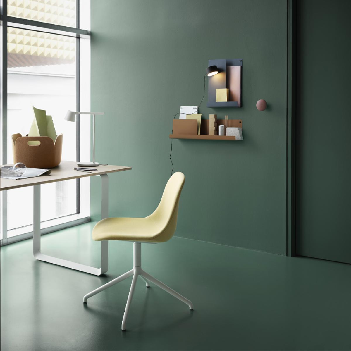 Muuto Folded shelf 29.5x40 cm Grey – image 2