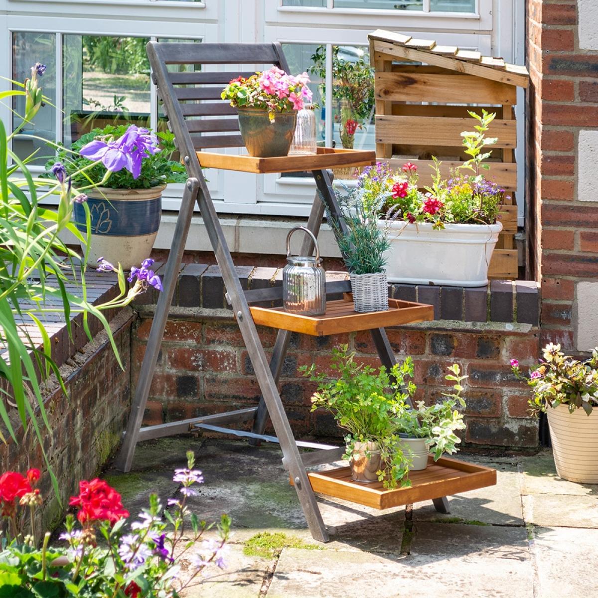 Rowlinson Alderley Hardwood Plant Ladder - Small – image 3