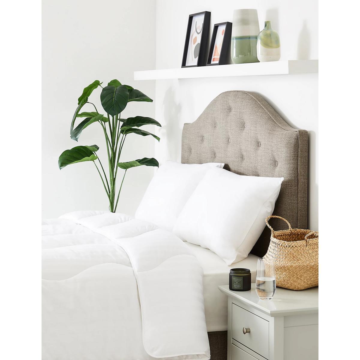 M&S Autograph Touch of Silk 13.5 Tog Duvet - SGL - White, White – image 3