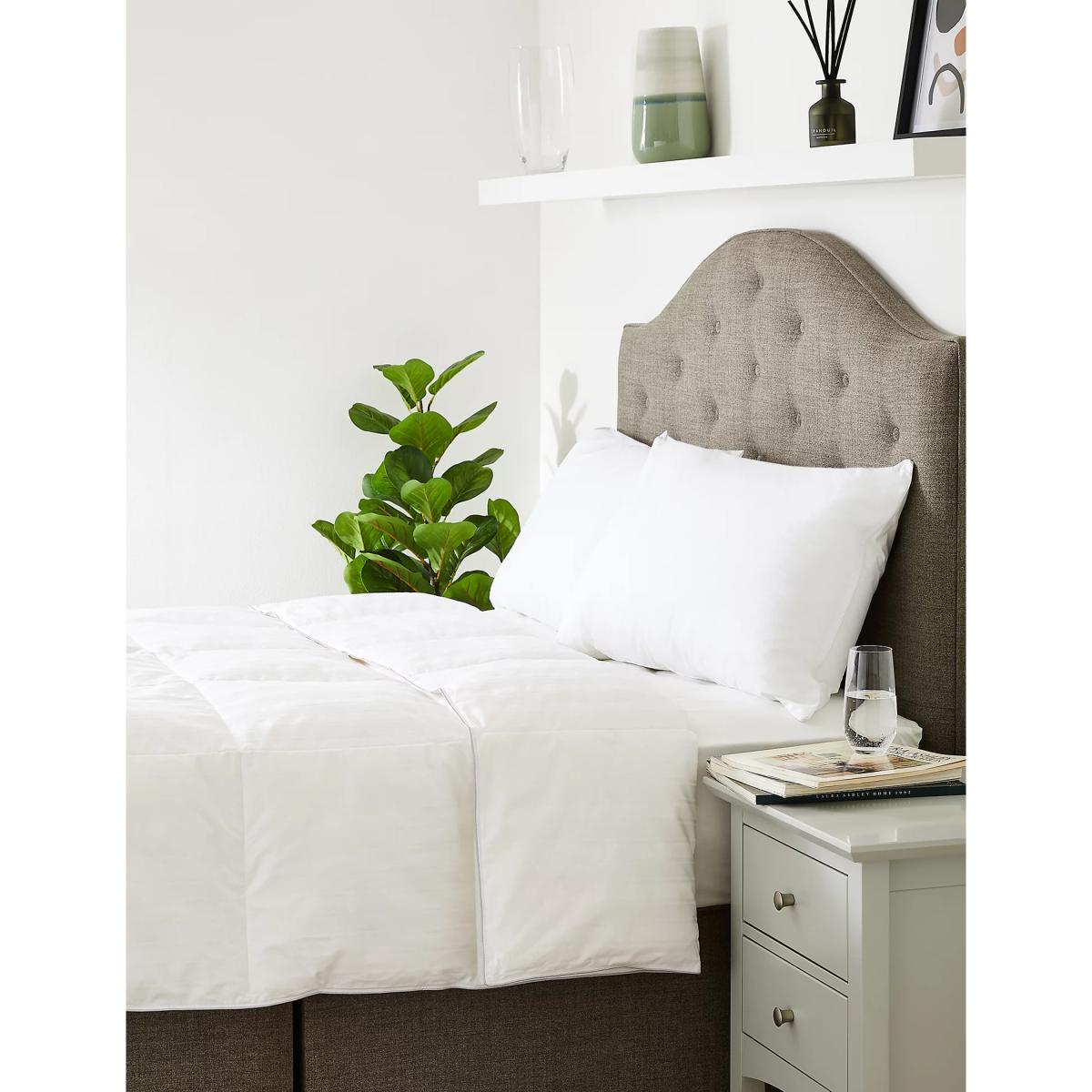 M&S Luxury Hungarian Goose Down 4.5 Tog Duvet - SGL - White, White – image 3