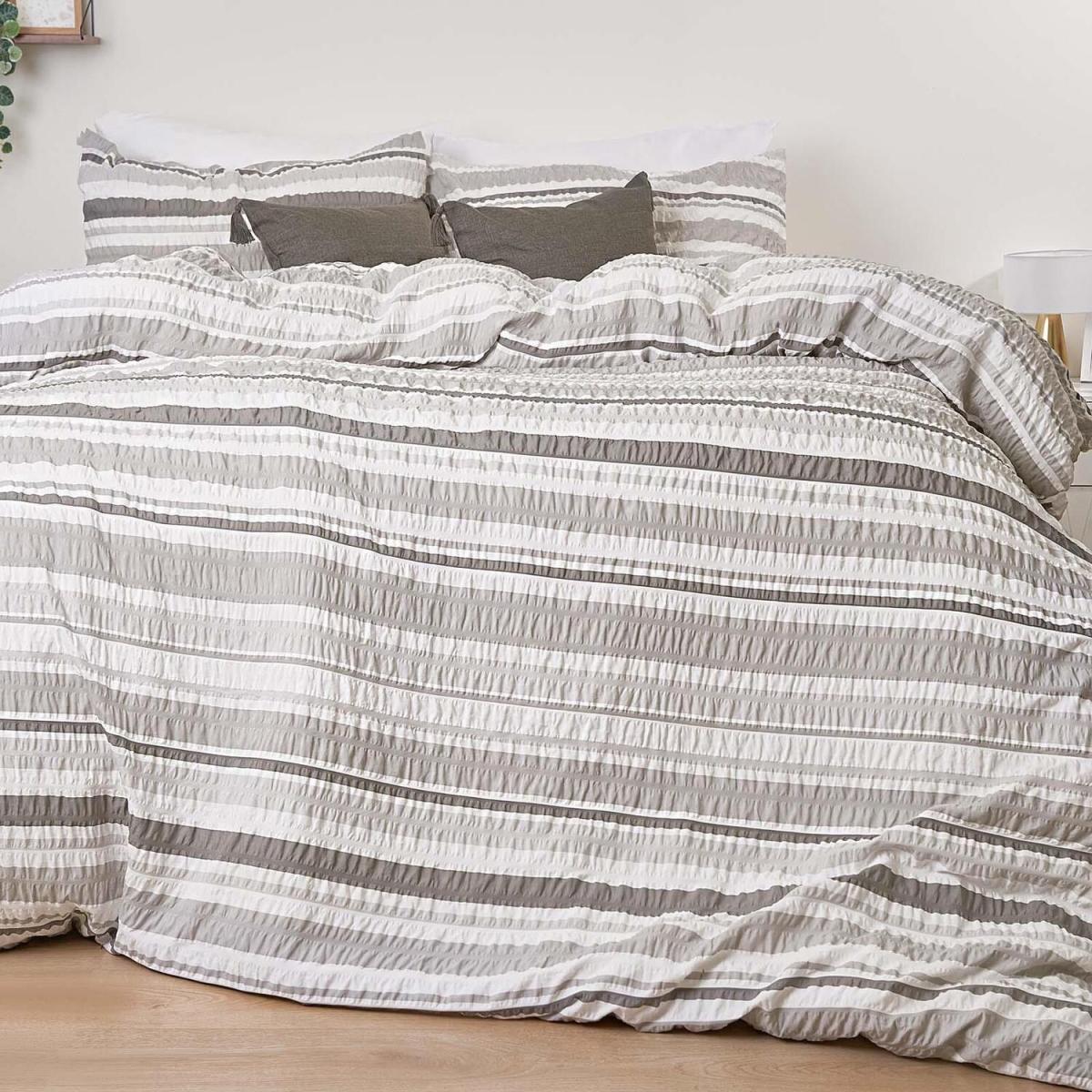 Dreamscene Stripe Print Seersucker Duvet Set - Grey / Single – image 2