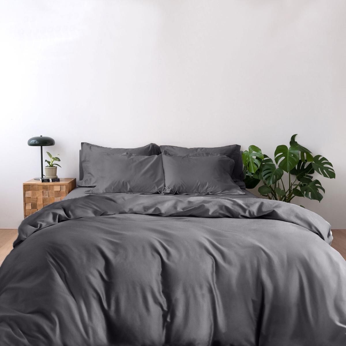 Bed Couture Silky Satin Duvet Set with pillowcases 50x70cm - Anthracite / Single – image 6