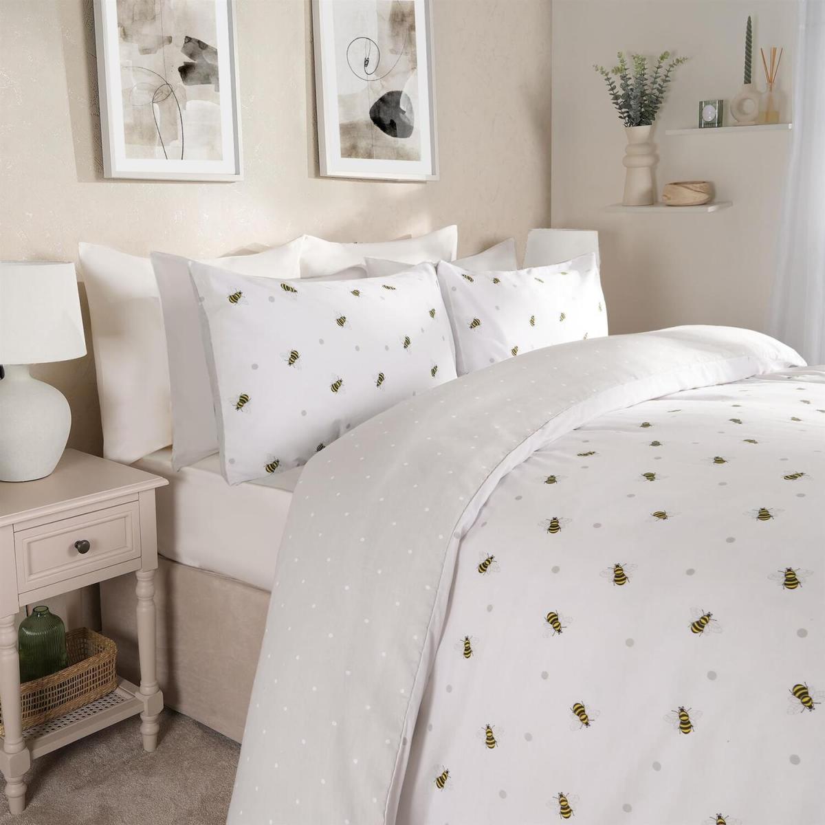 Bee Print Reversible Spotty Duvet Set - White / Single – image 4