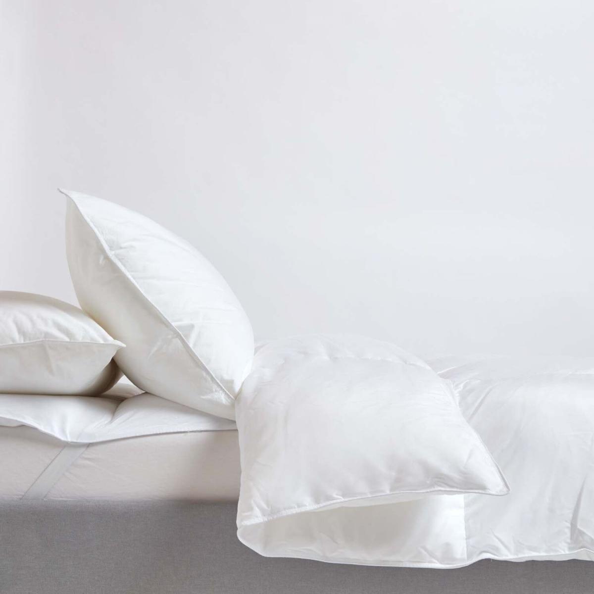 Homescapes Super Microfibre All Seasons Duvet - White / Single – image 4