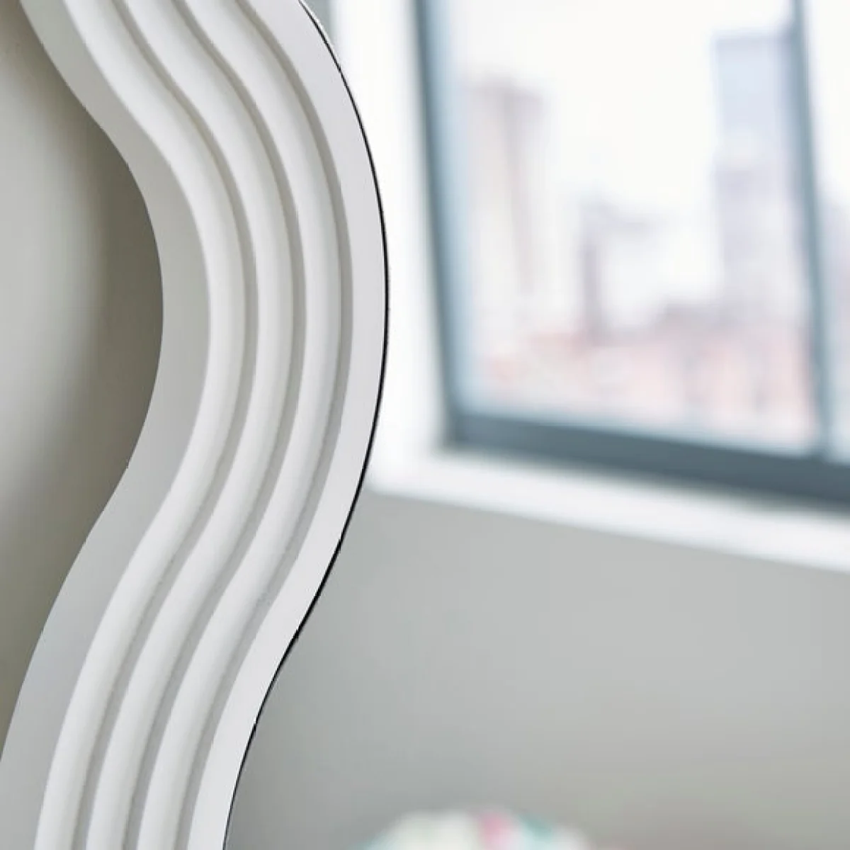 Ribbed Wavy Full Length Leaner Mirror White – image 2