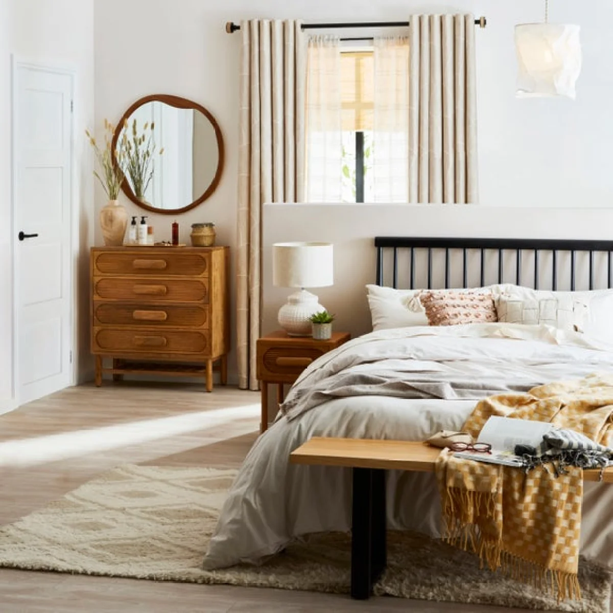 Round Pebble Mirror 80cm x 80cm Beige/Black – image 4