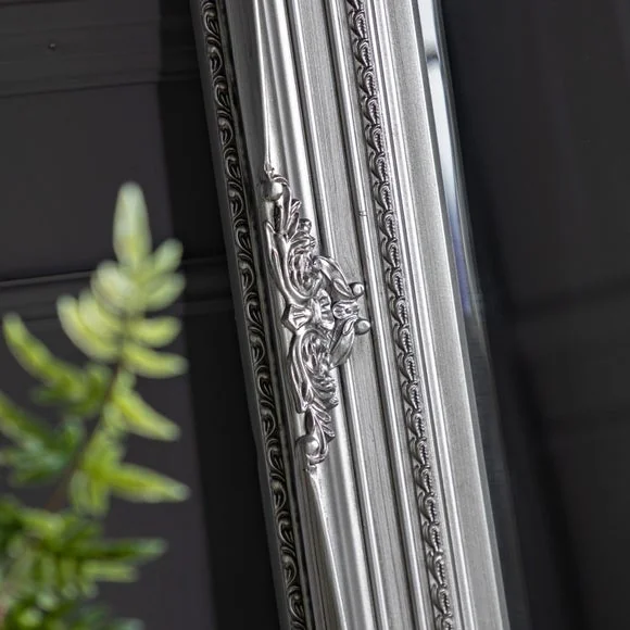 Cedar and Sage Augusta Leaner Mirror – image 2