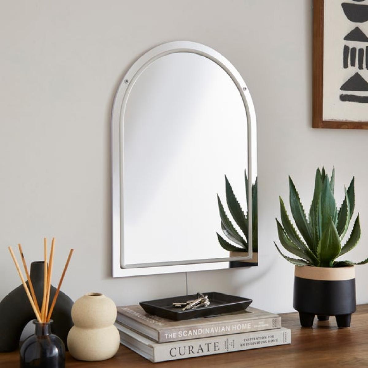 Arched LED Wall Mirror – image 4