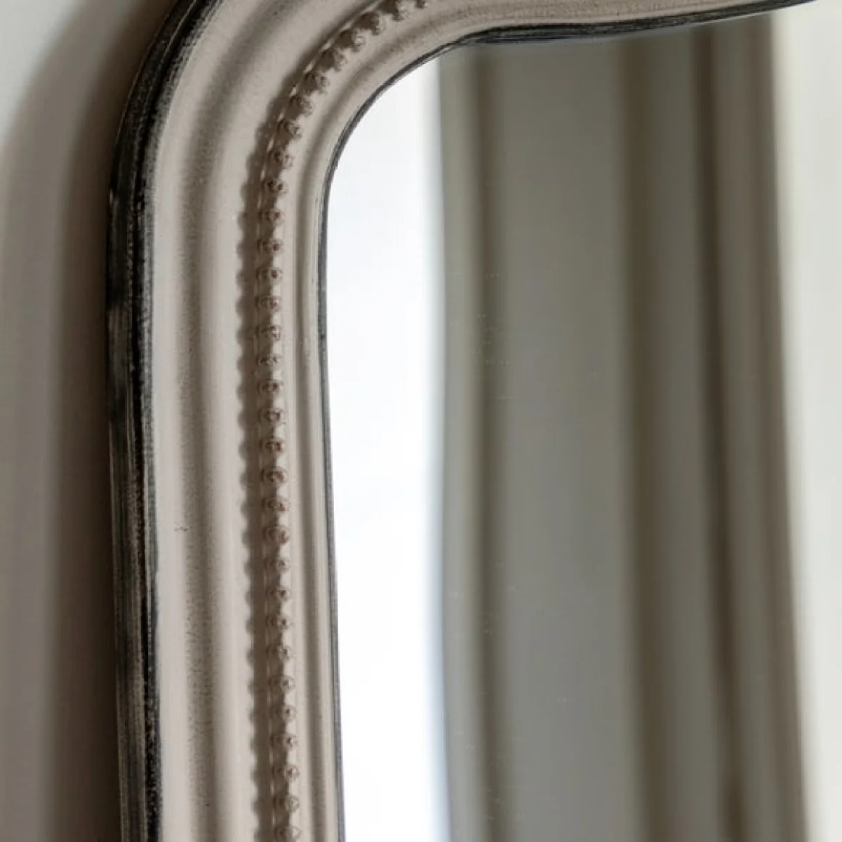 Cedar and Sage Harbour Arch Leaner Mirror – image 2
