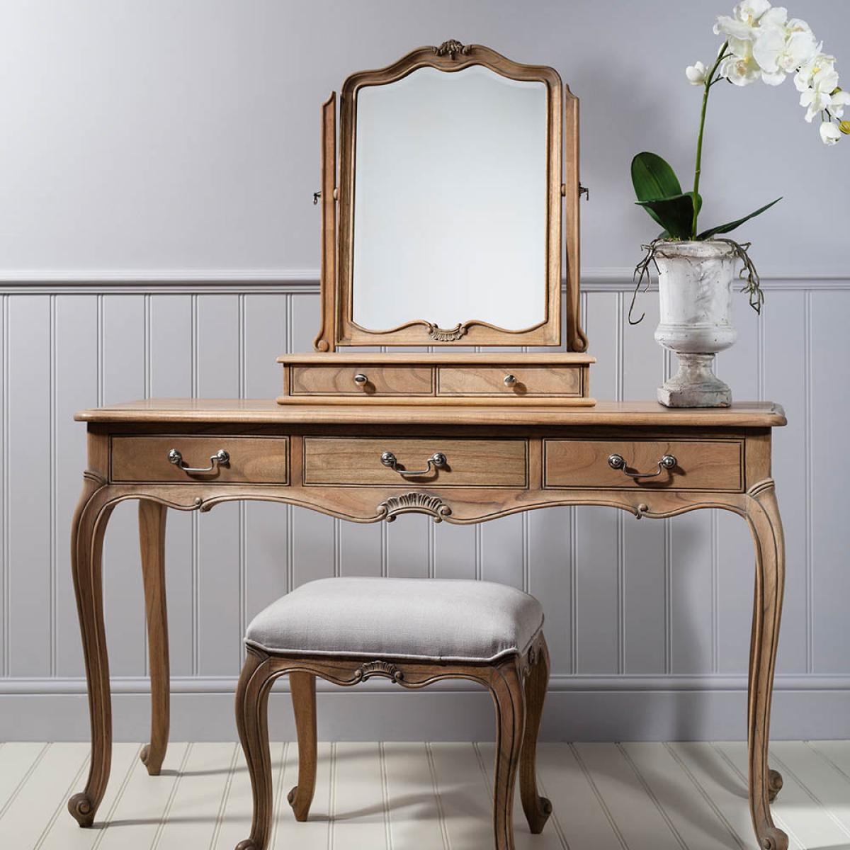 Chic Medium Irregular Dressing Table Mirror - Light Wood – image 3