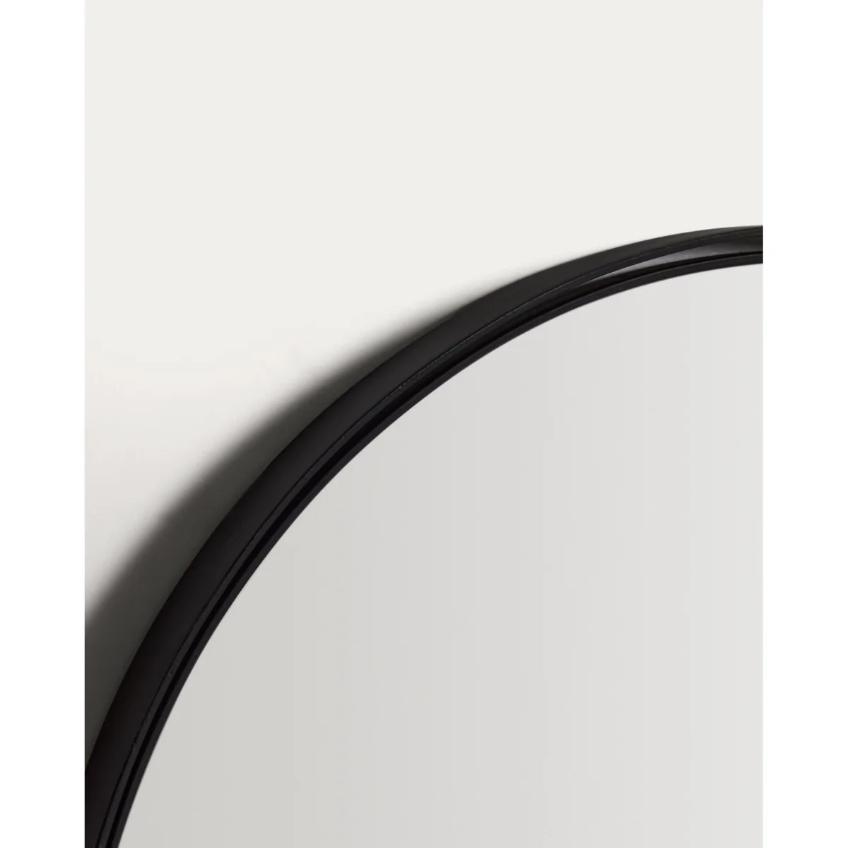 Noral oval black metal mirror Ø60.5 x 120cm – image 3