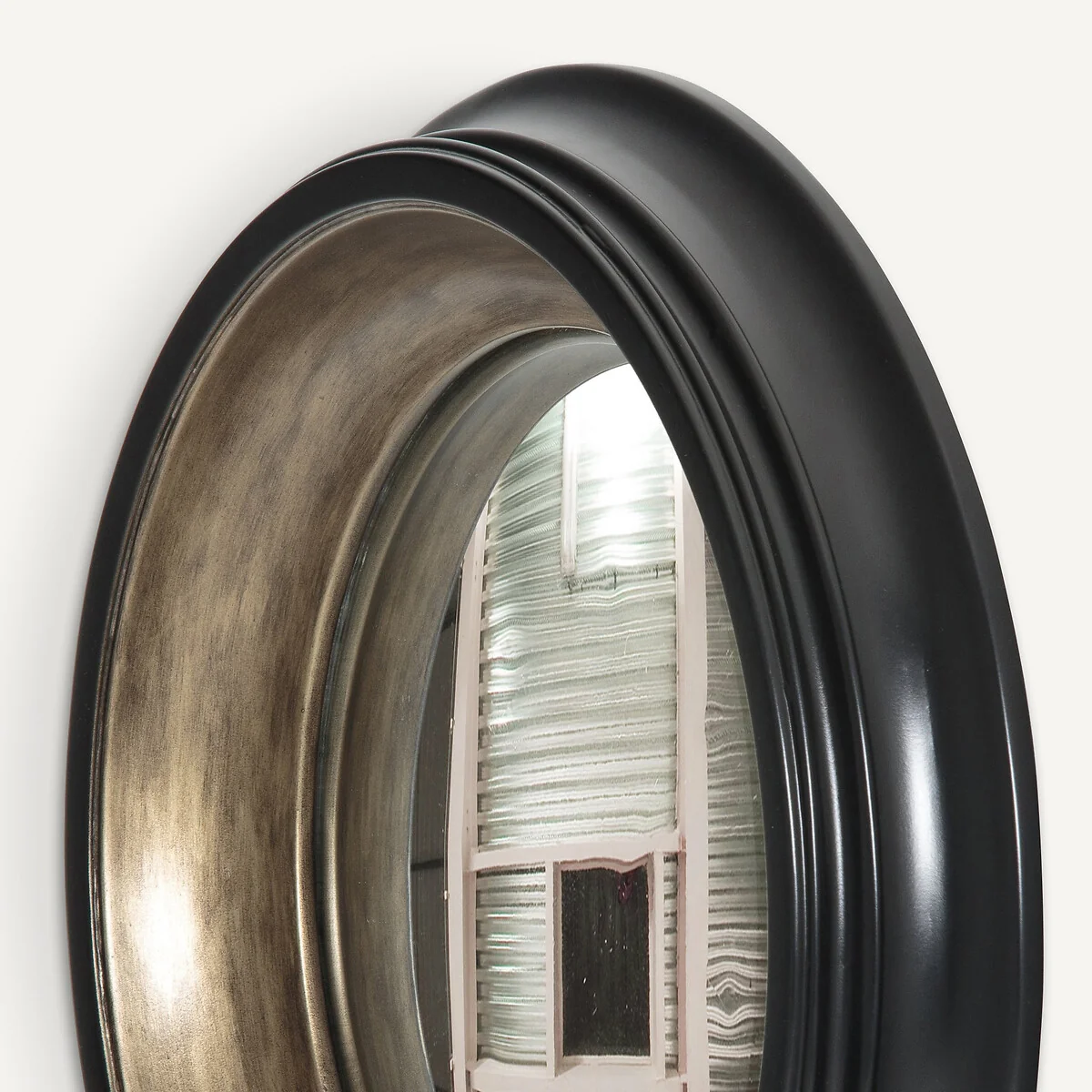 Samantha 43cm Diameter Round Witch Mirror – image 5