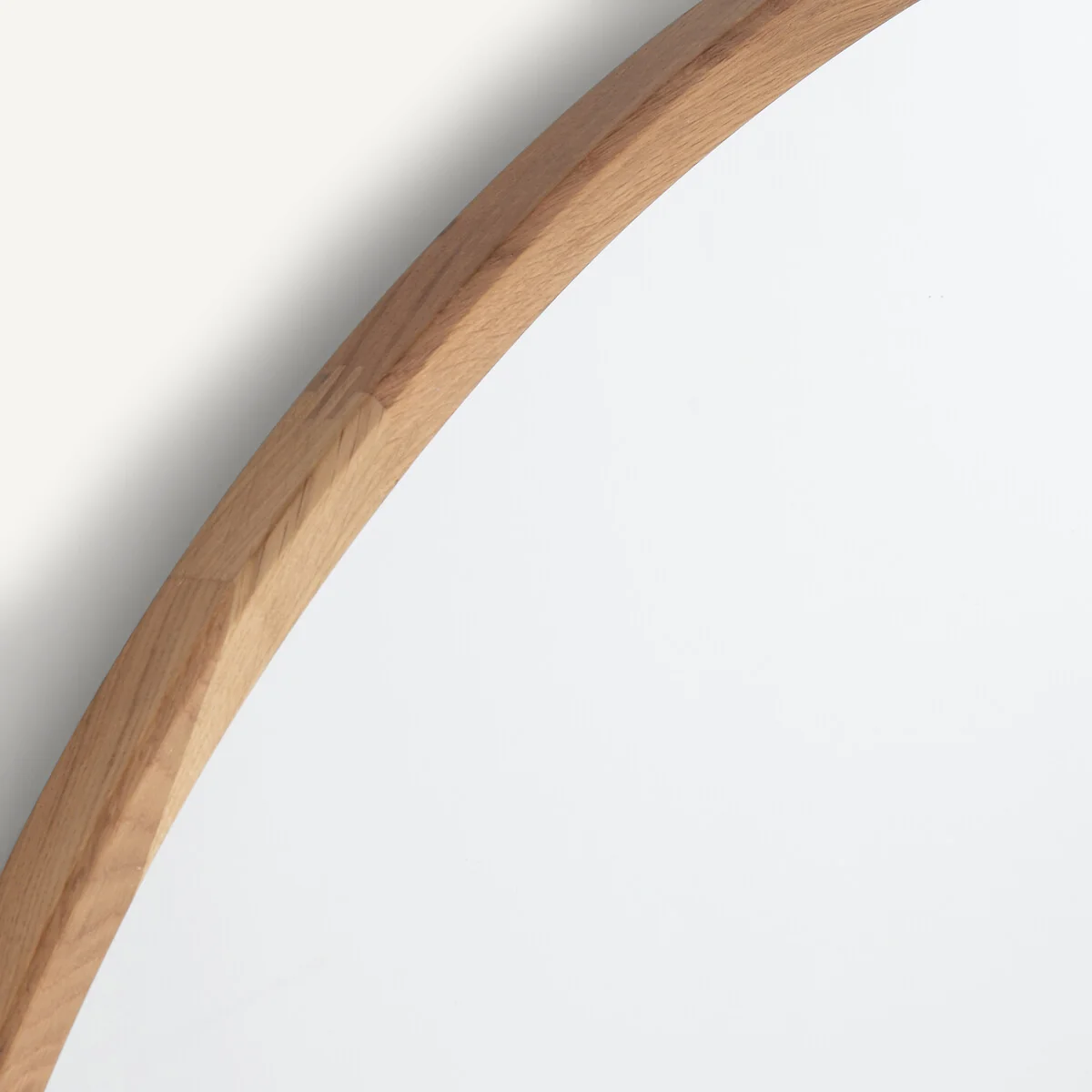 Orion Round Mirror in Solid Oak with Diameter 100cm – image 4