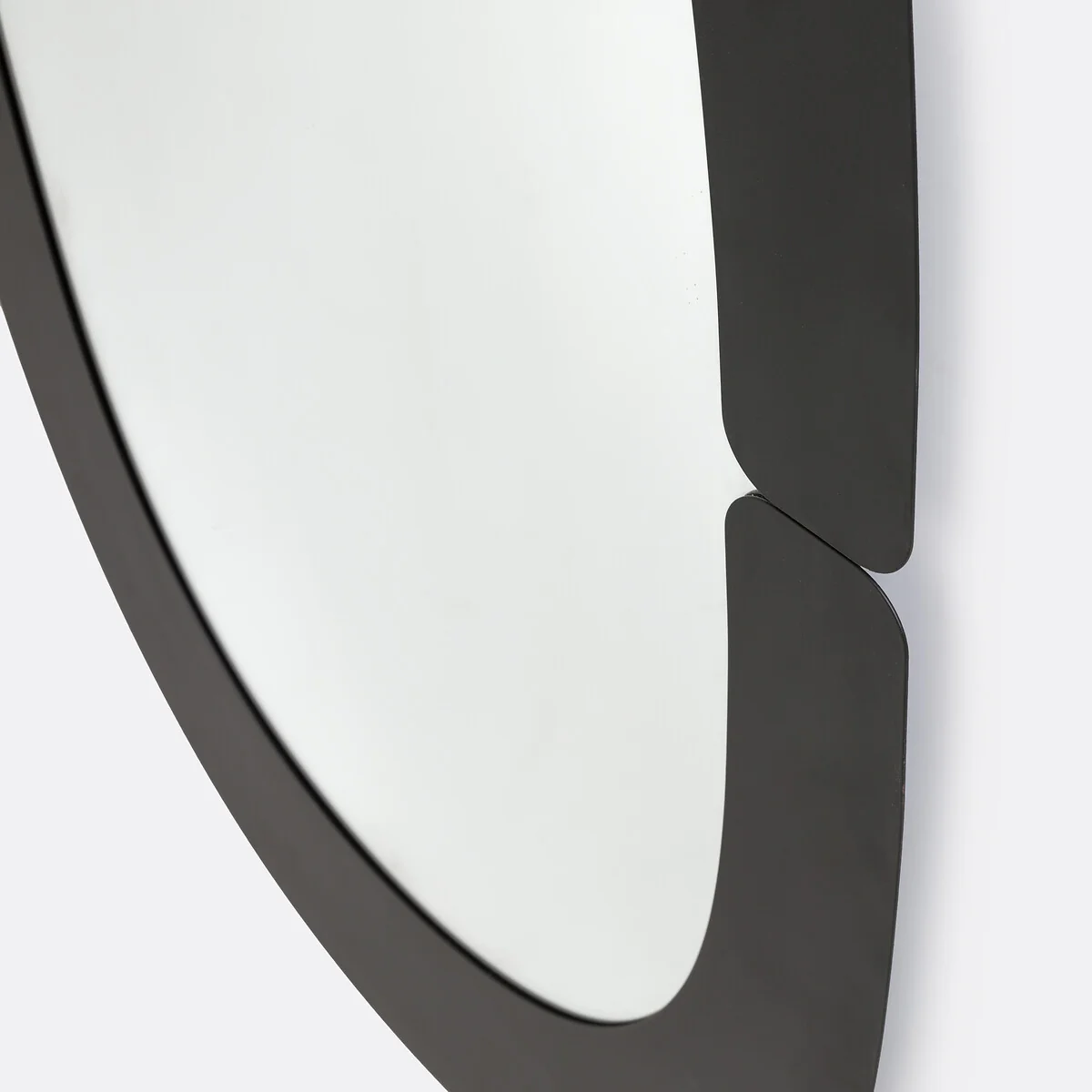 Cory Oval Iron Mirror – image 3