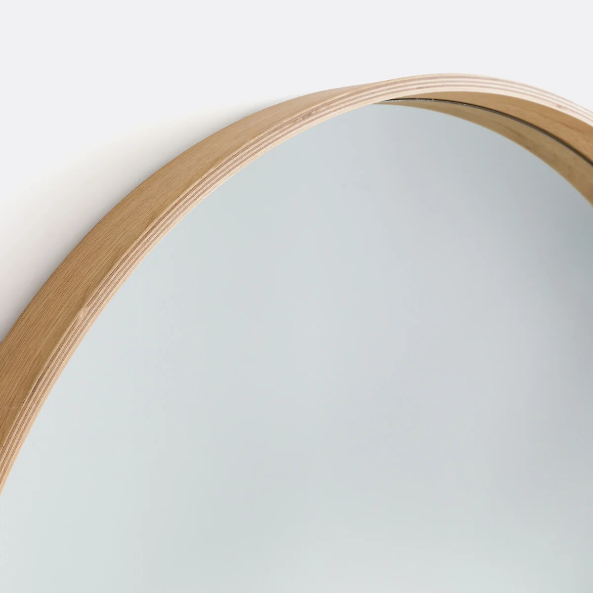 Alaria 80cm Diameter Oak Veneer Round Mirror – image 4