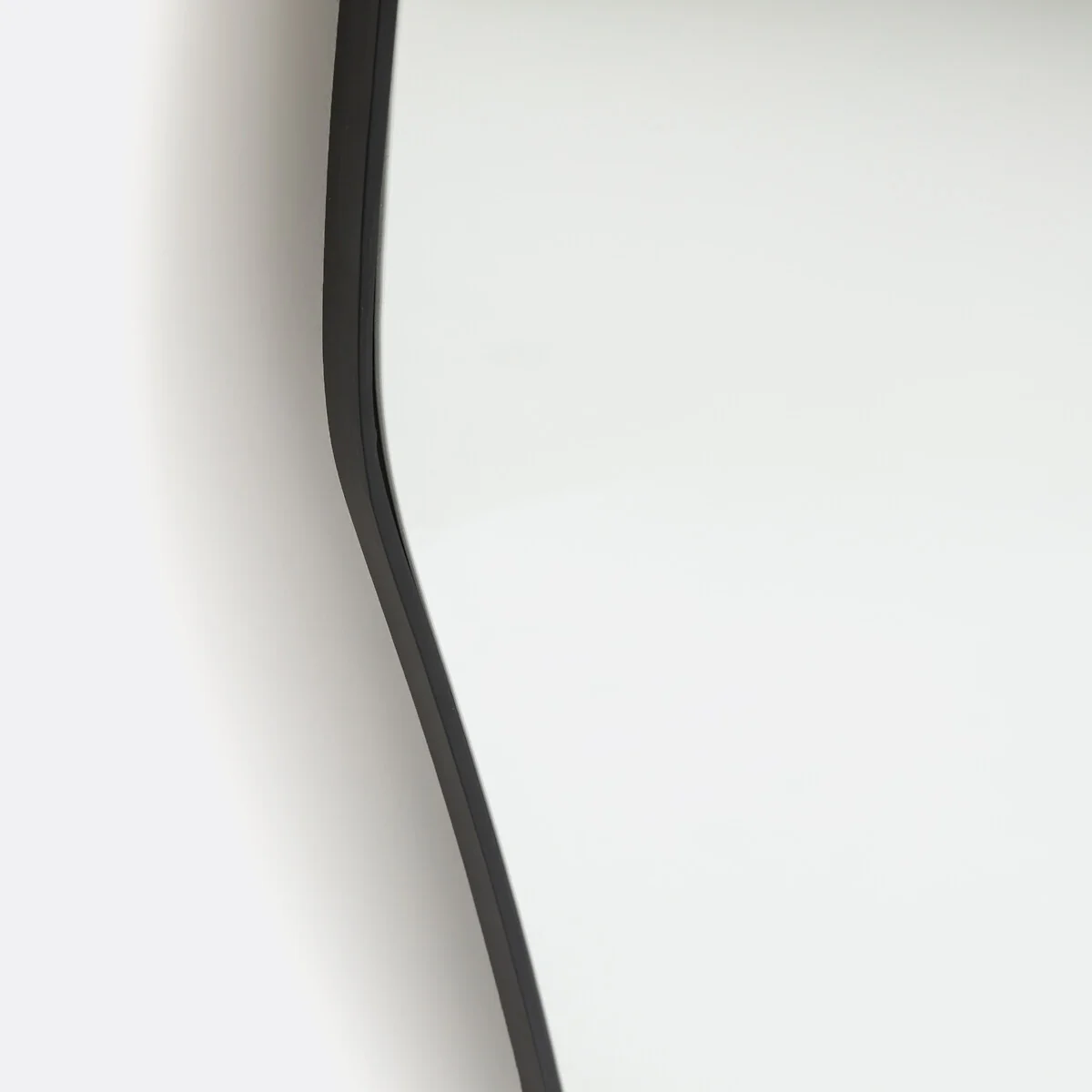 Ornica 120 x 100cm Organic Shaped Mirror – image 3