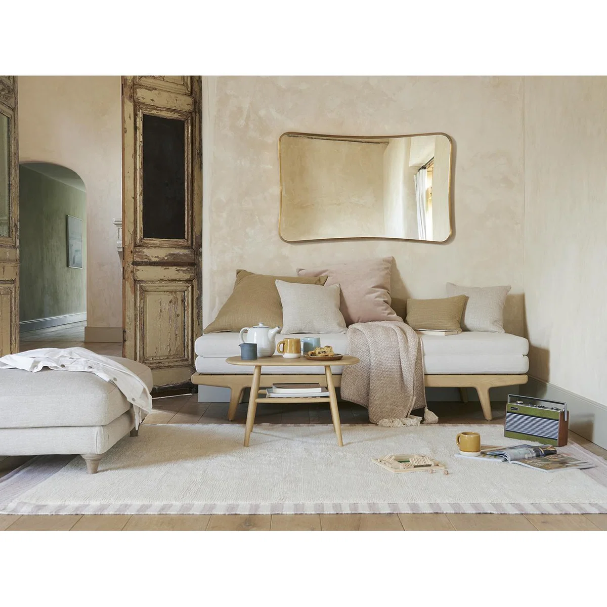 Medium Florin Mirror – image 6