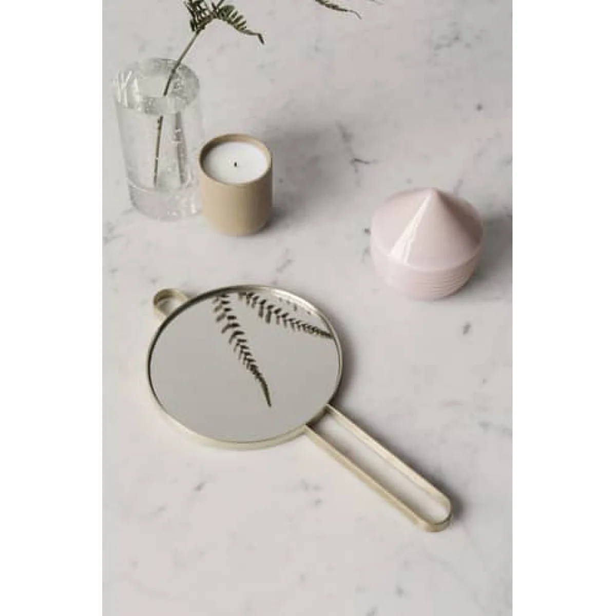Poise Hand mirror - / Brass by Ferm Living Gold/Metal – image 2