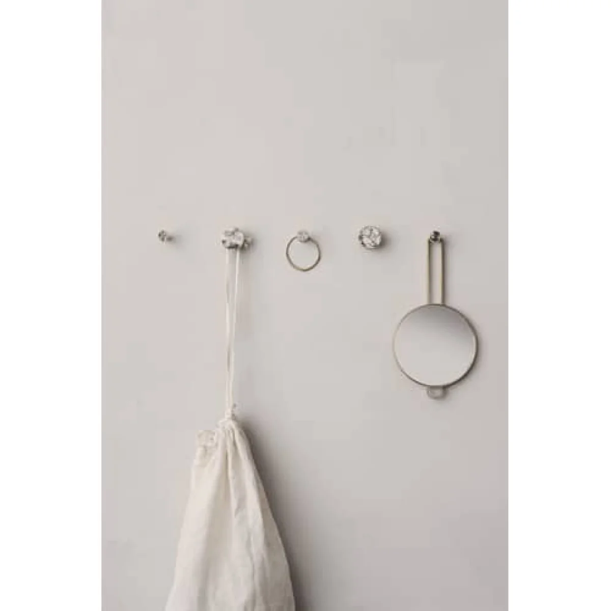 Poise Hand mirror - / Brass by Ferm Living Gold/Metal – image 3
