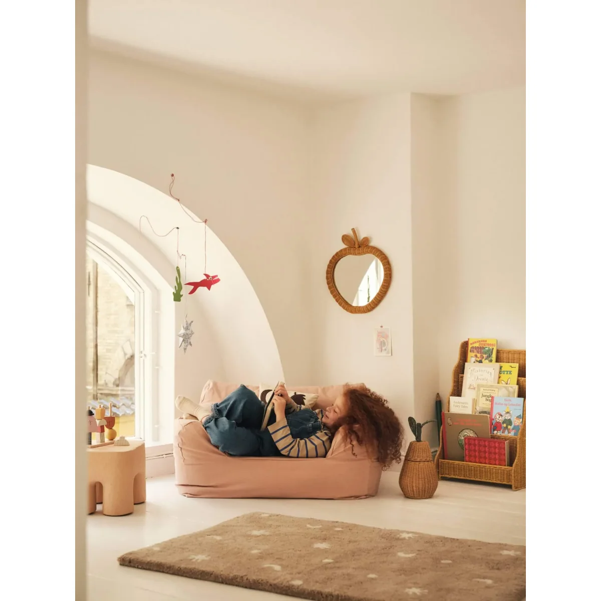 Ferm Living Apple braided mirror Natural 40x3x45 cm – image 3