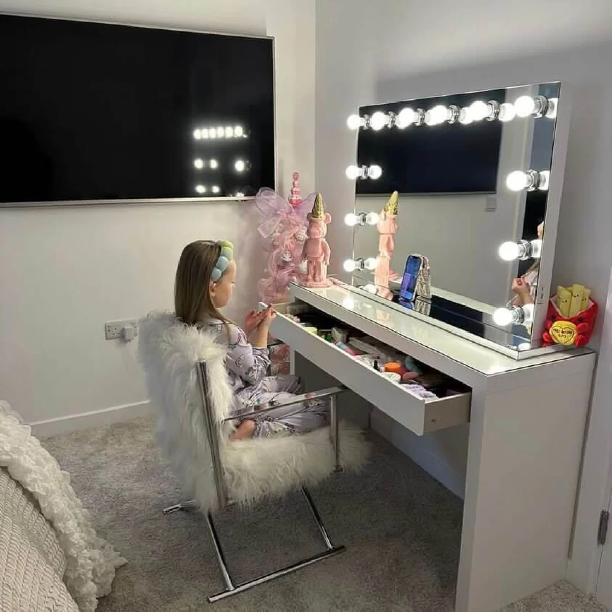 Scarlett Large Hollywood Mirror 100x70cm – image 7