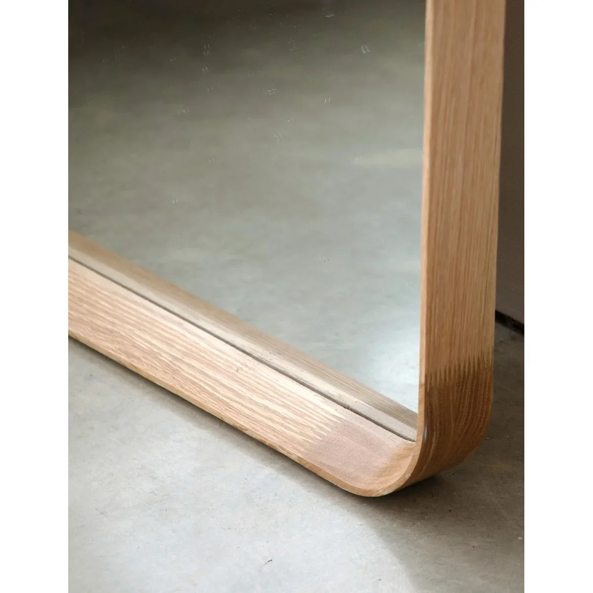 Linna Oak Leaner Mirror – image 2