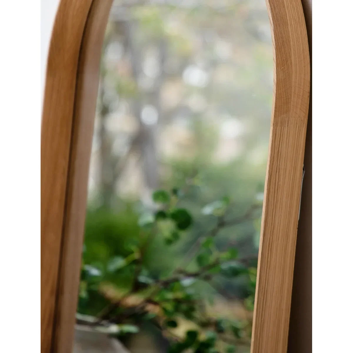 Linna Oak Leaner Mirror – image 3