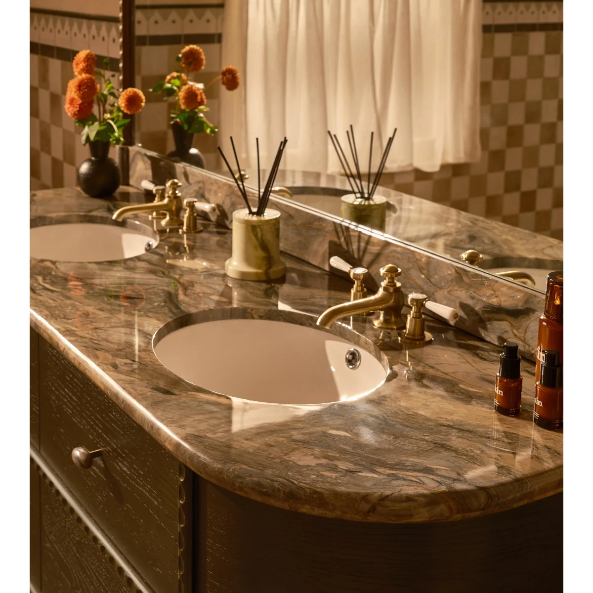 Pietro Double Vanity With Mirror, Brazilian Quartzite – image 3