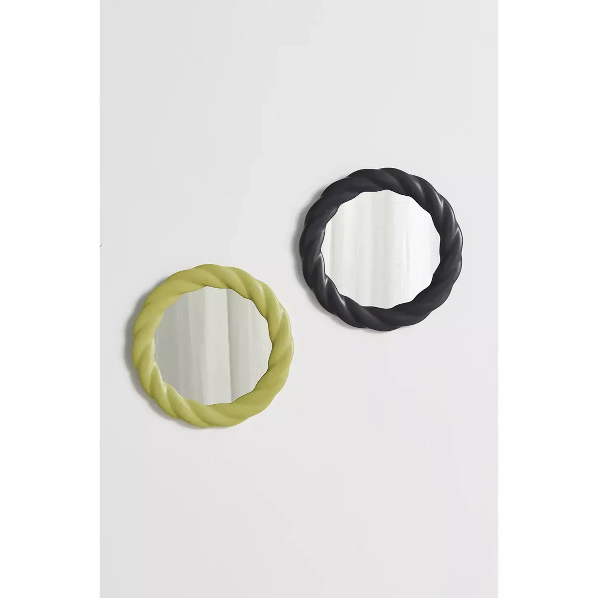 Jamie Braided Mirror - Green ALL at Urban Outfitters – image 3