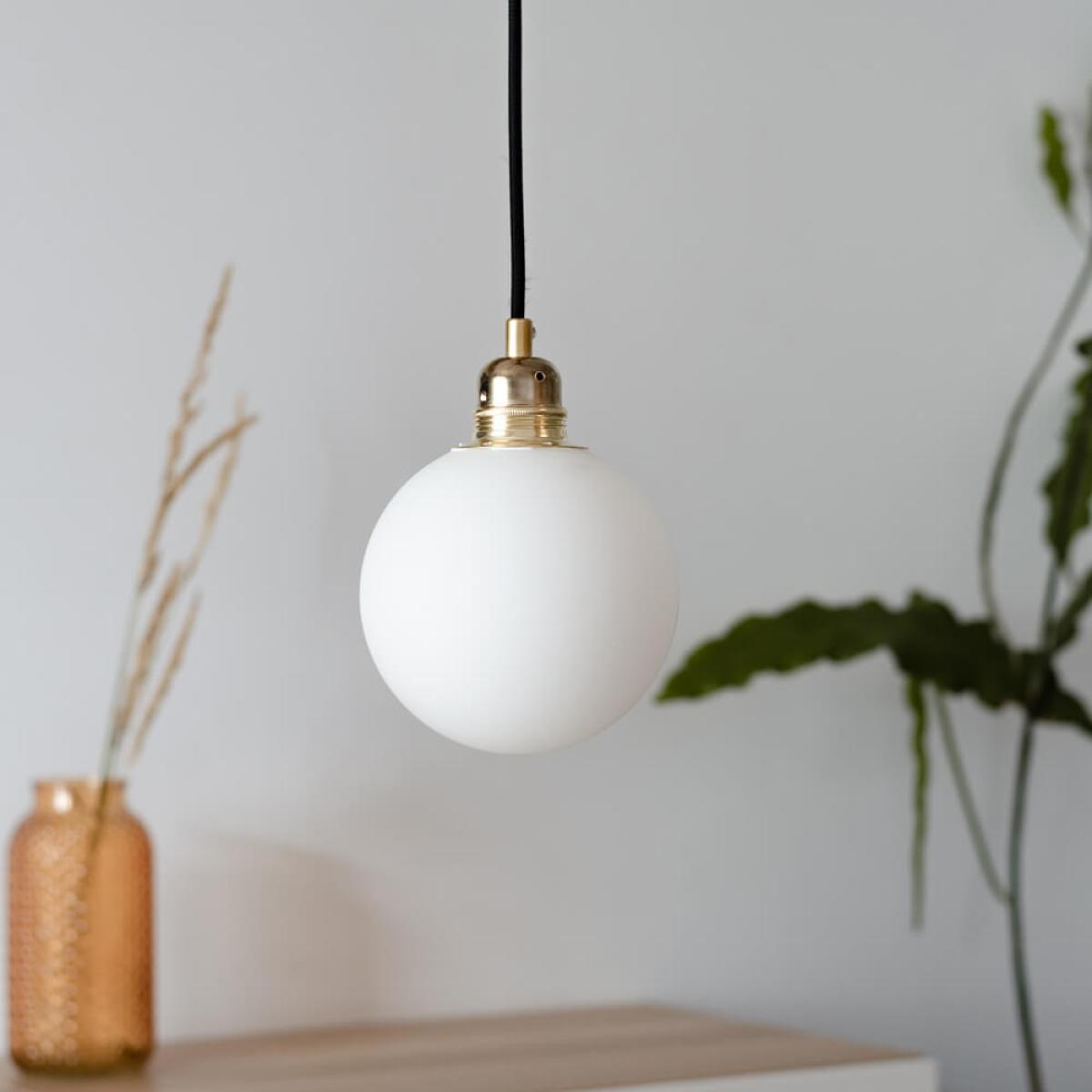 Brass Kira 1-Pendant Light – image 3