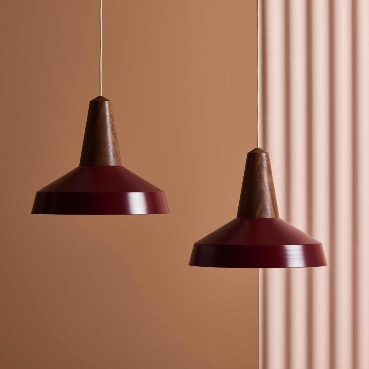 Burgundy Eikon Circus Black Oak Lamp – image 3