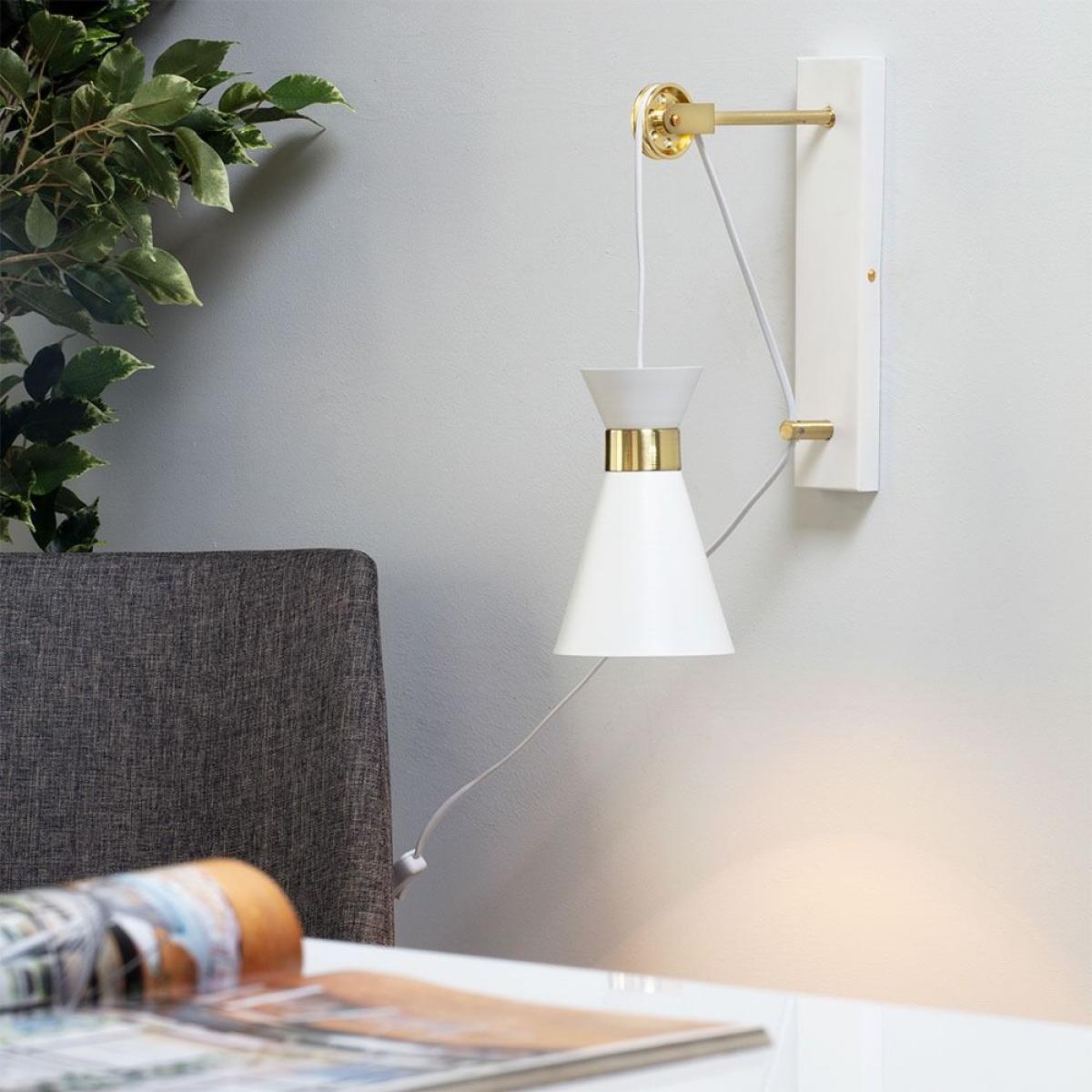 Olson Wall Light with Pulley Design, White – image 2