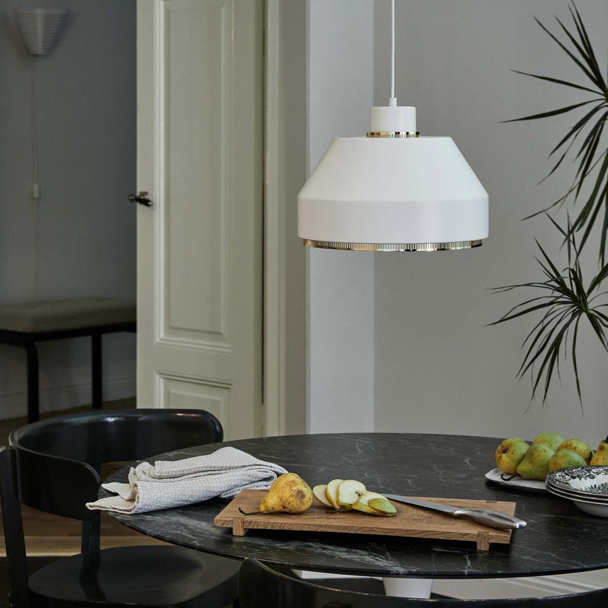AMA 500 Pendant Light in White & Brass – image 6