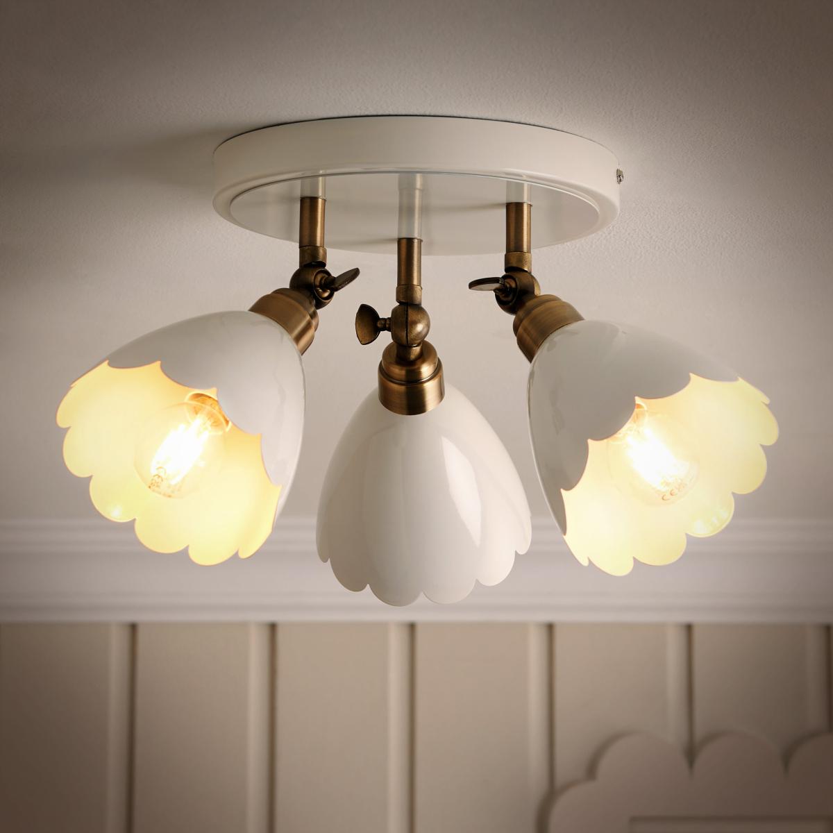 Remi Scalloped 3 Light Adjustable Spotlight – image 2