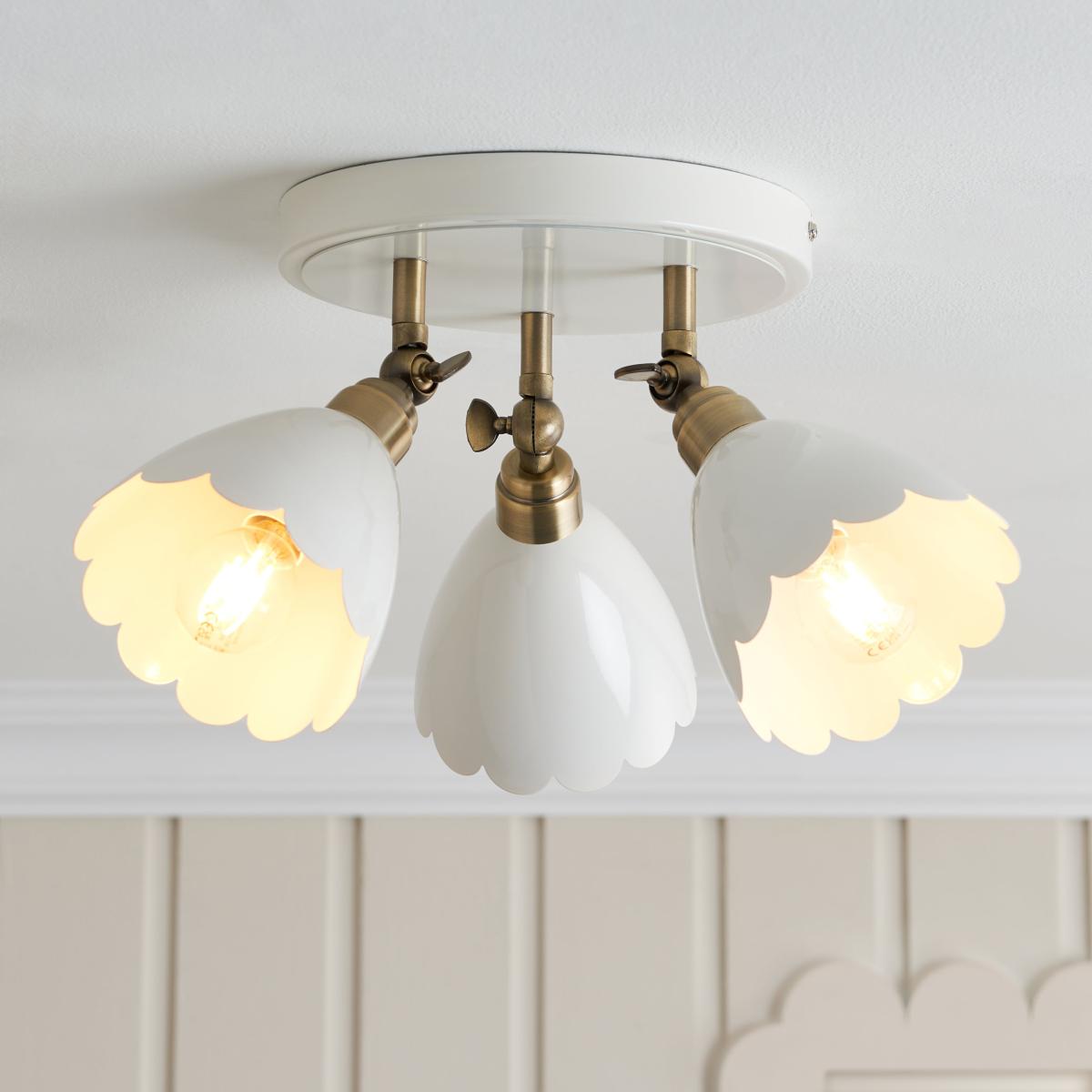 Remi Scalloped 3 Light Adjustable Spotlight – image 1