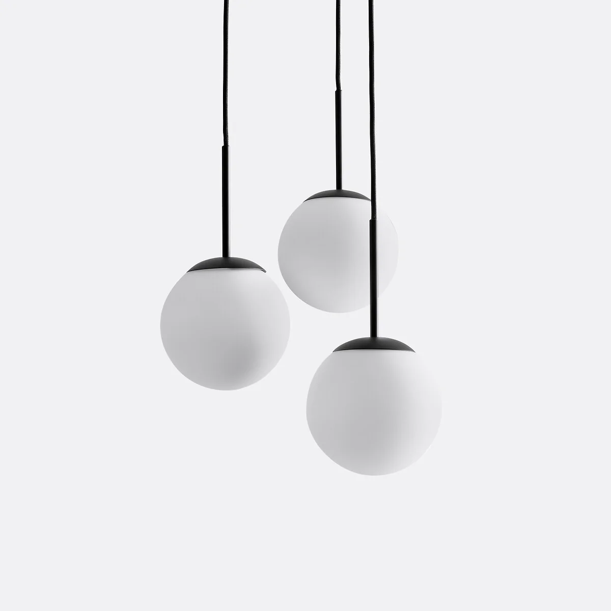 Theide Metal & Opaline Cluster Pendant Light – image 2