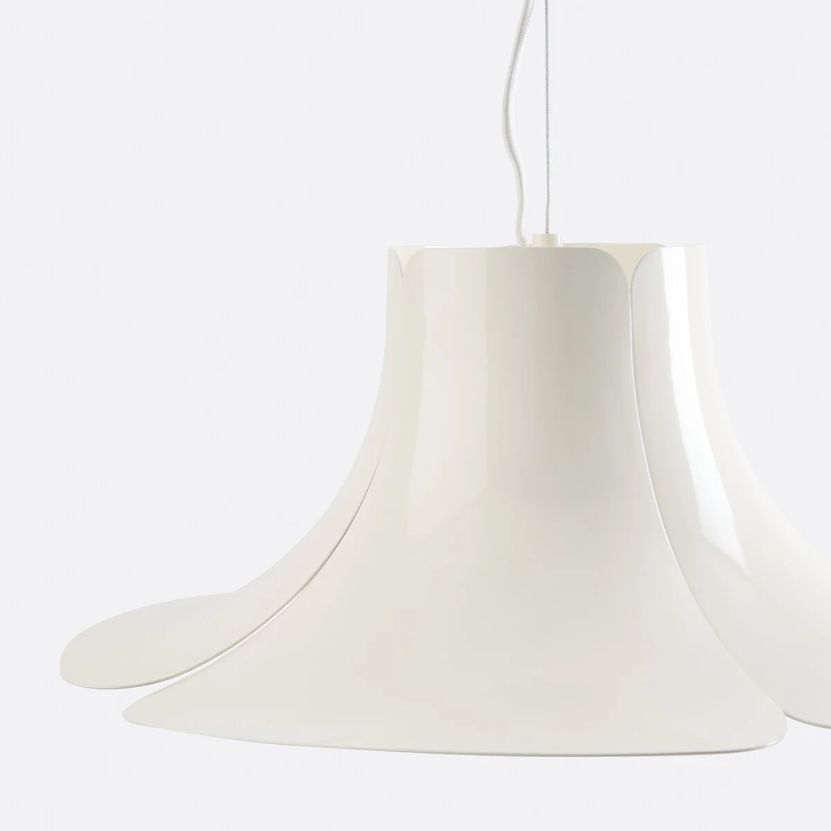 Tessen Petal Ceiling Light in Metal and Opaline Ø48cm – image 7