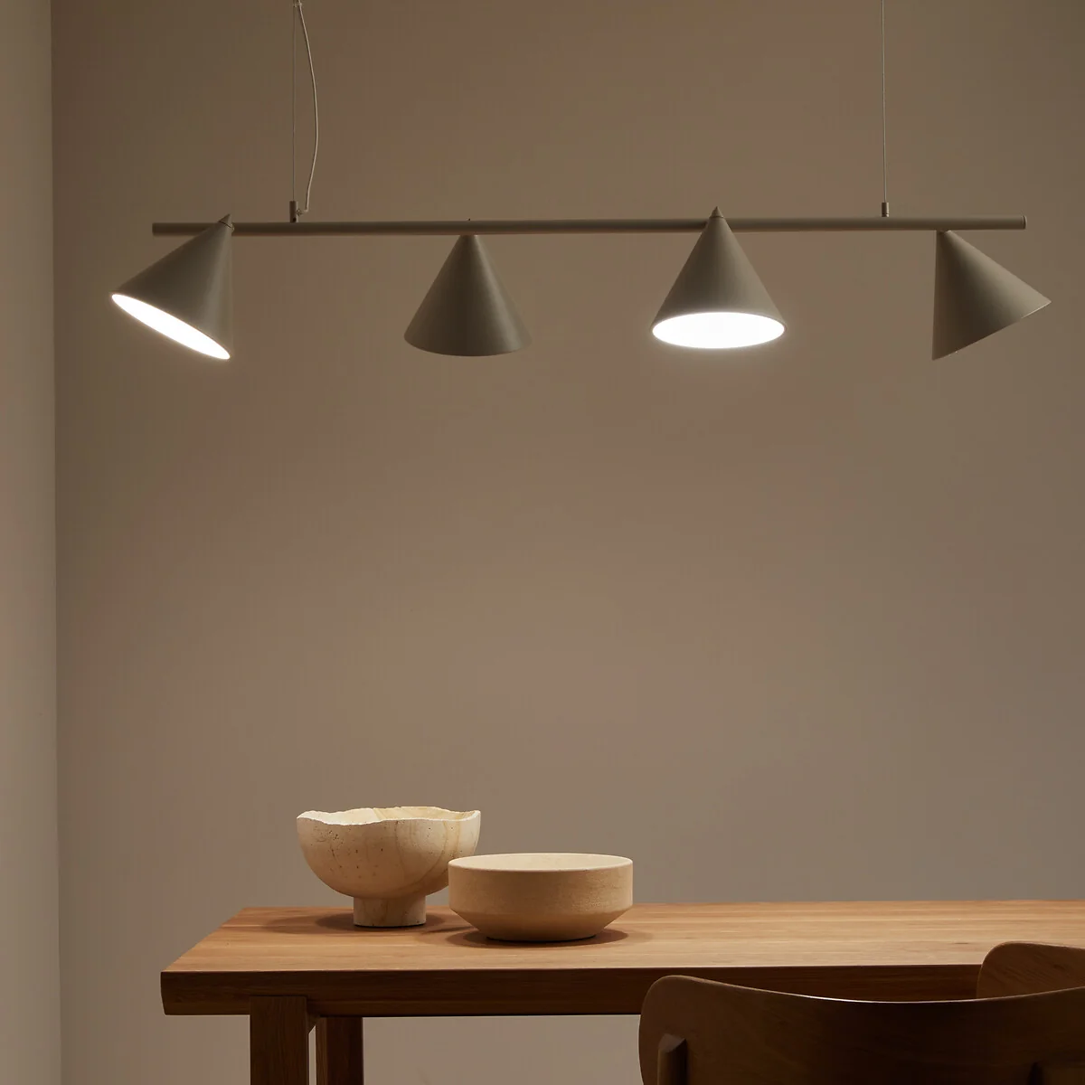 Moke Adjustable 4-Cone Ceiling Light – image 3