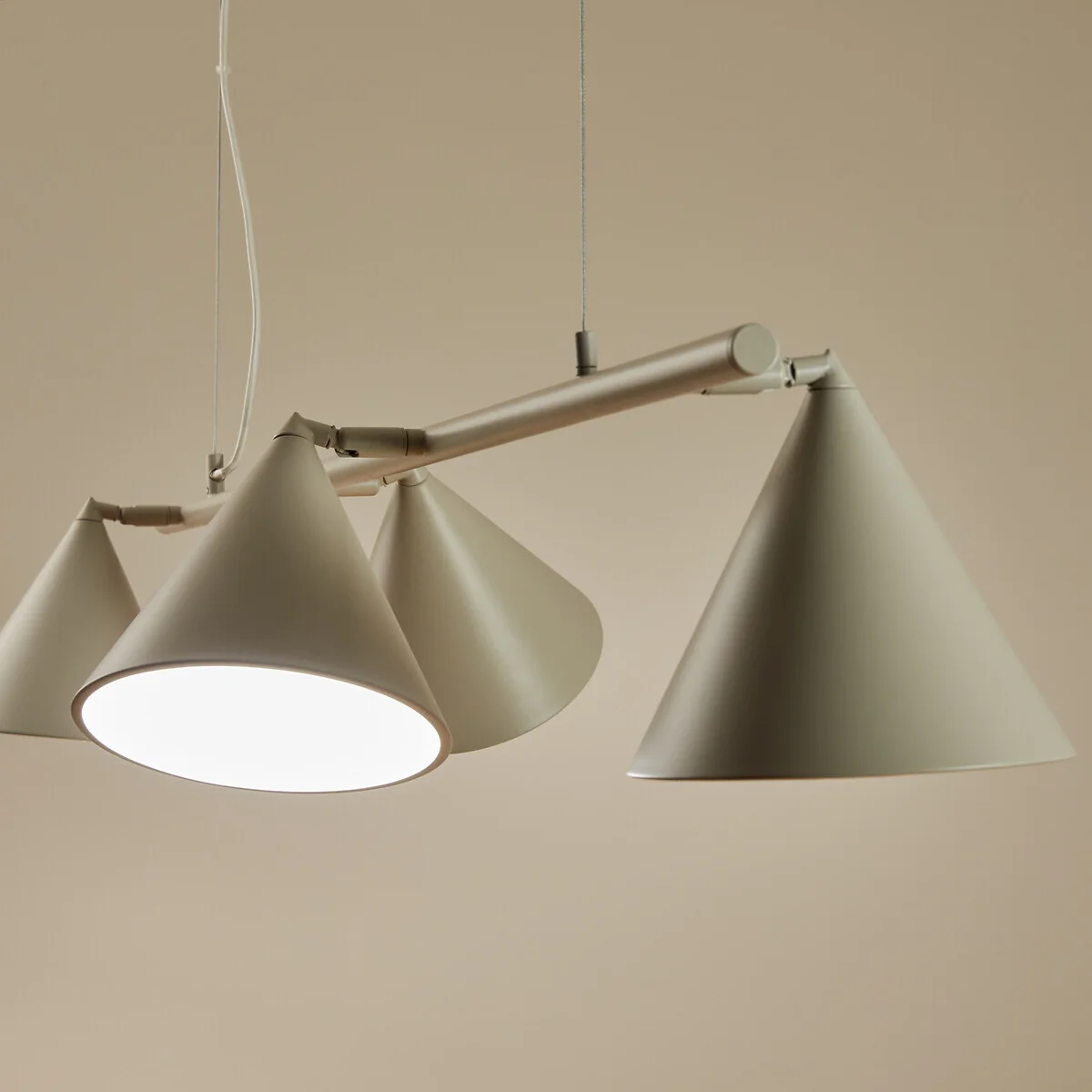 Moke Adjustable 4-Cone Ceiling Light – image 5