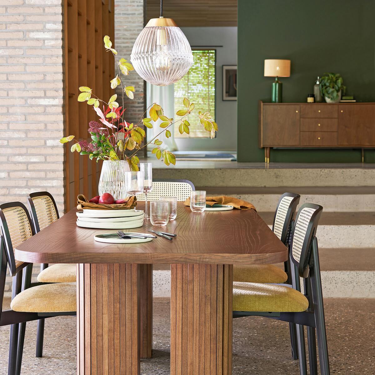 Ari 26cm Dimeter Brass and Textured Glass Ceiling Light – image 5