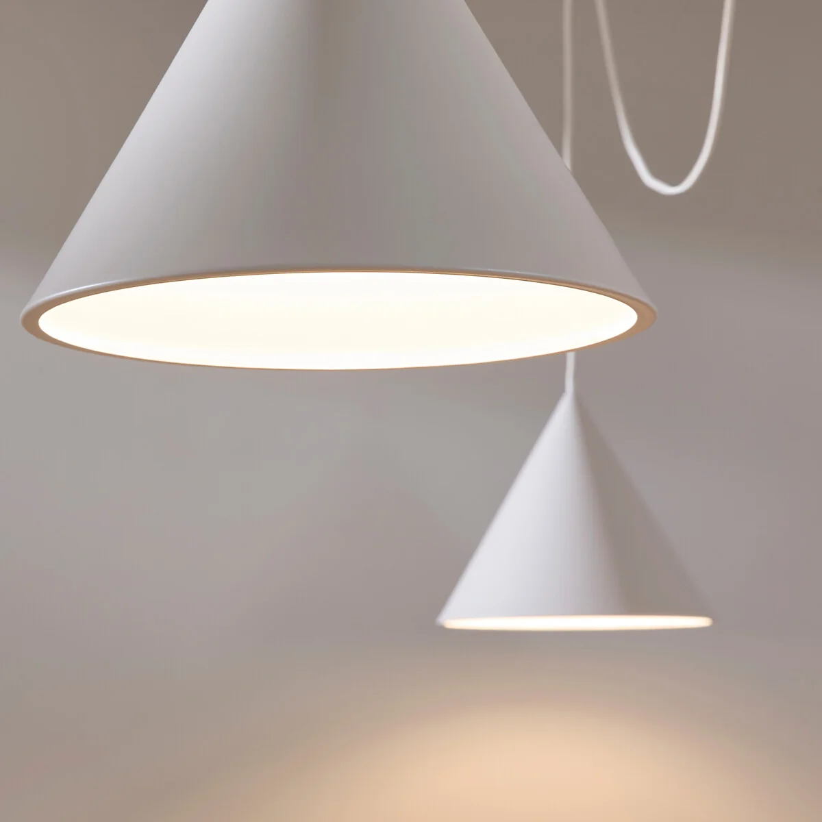 Moke Modular Ceiling Light with 5 Cones – image 3