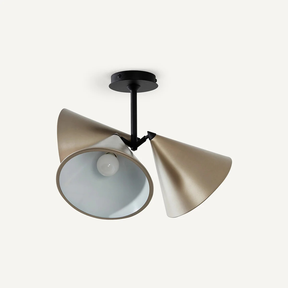 Moke 3-Cone Ceiling Light – image 4
